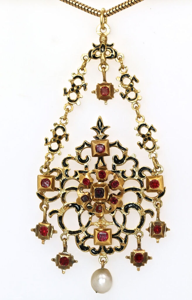 Rowan Renaissance Rowan and Rowan : Renaissance pendant